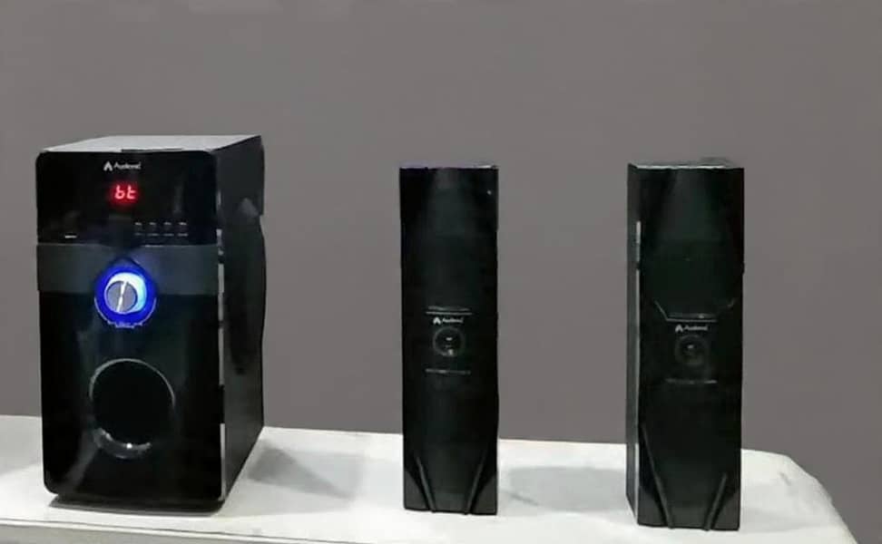 Audionic vision 40 Speakers 1
