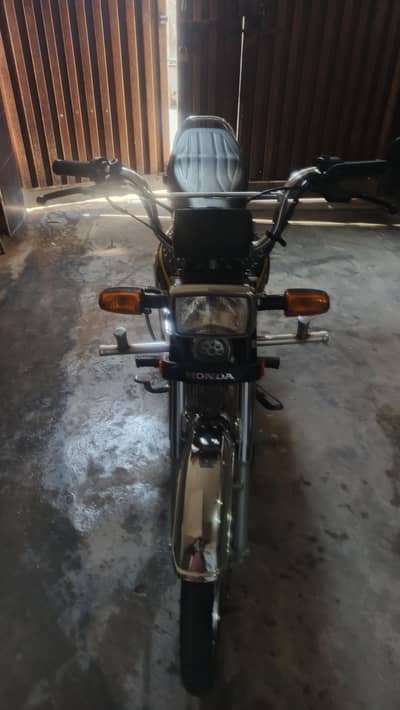 Honda CD70 Total Genioun Condition Urgent sale