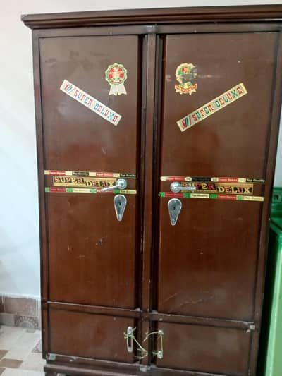 Steel Almari urgent sale