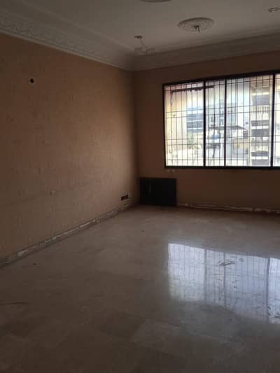 900 SqeFt. 2 Bed DD Apartment Top Floor, Phase 2 Ext. DHA