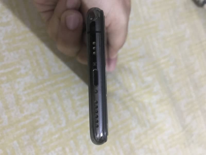 Apple iPhone 11 5