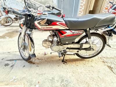 I want To Sell My Bike Honda CD 70 Balck color Lush Condition