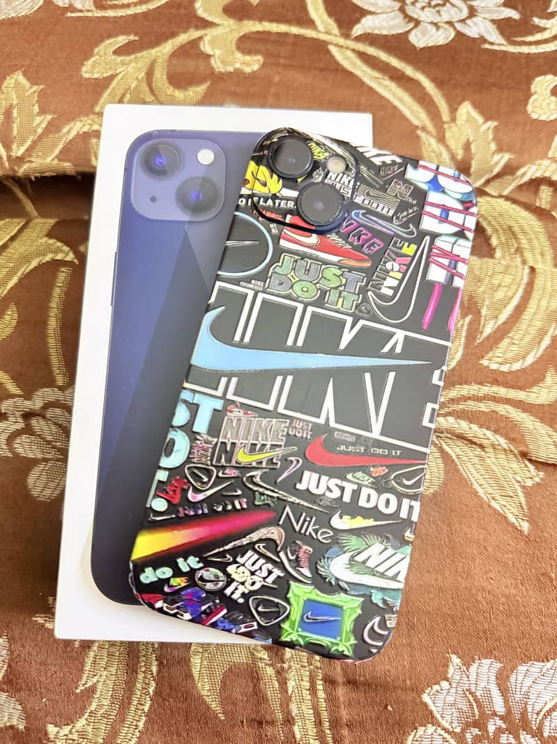 Apple iPhone 13 0
