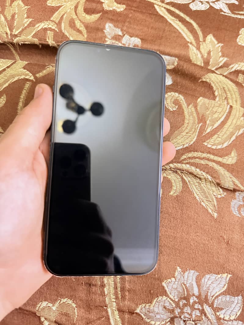 Apple iPhone 13 5