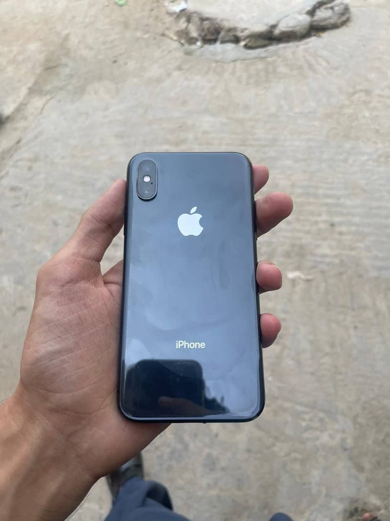 Apple iPhone X 4