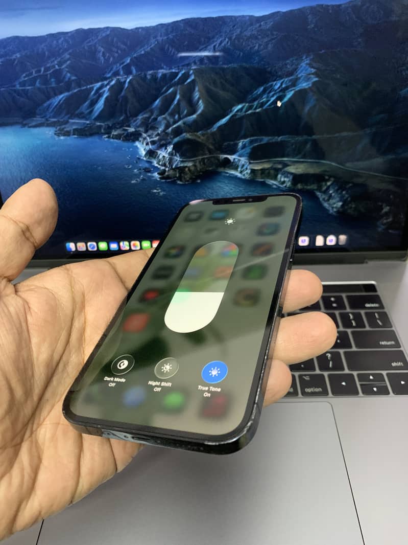 iPhone 12 Pro Max 2