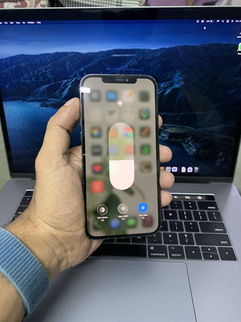 iPhone 12 Pro Max 3