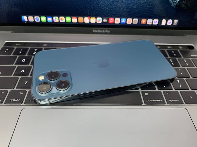 iPhone 12 Pro Max 4