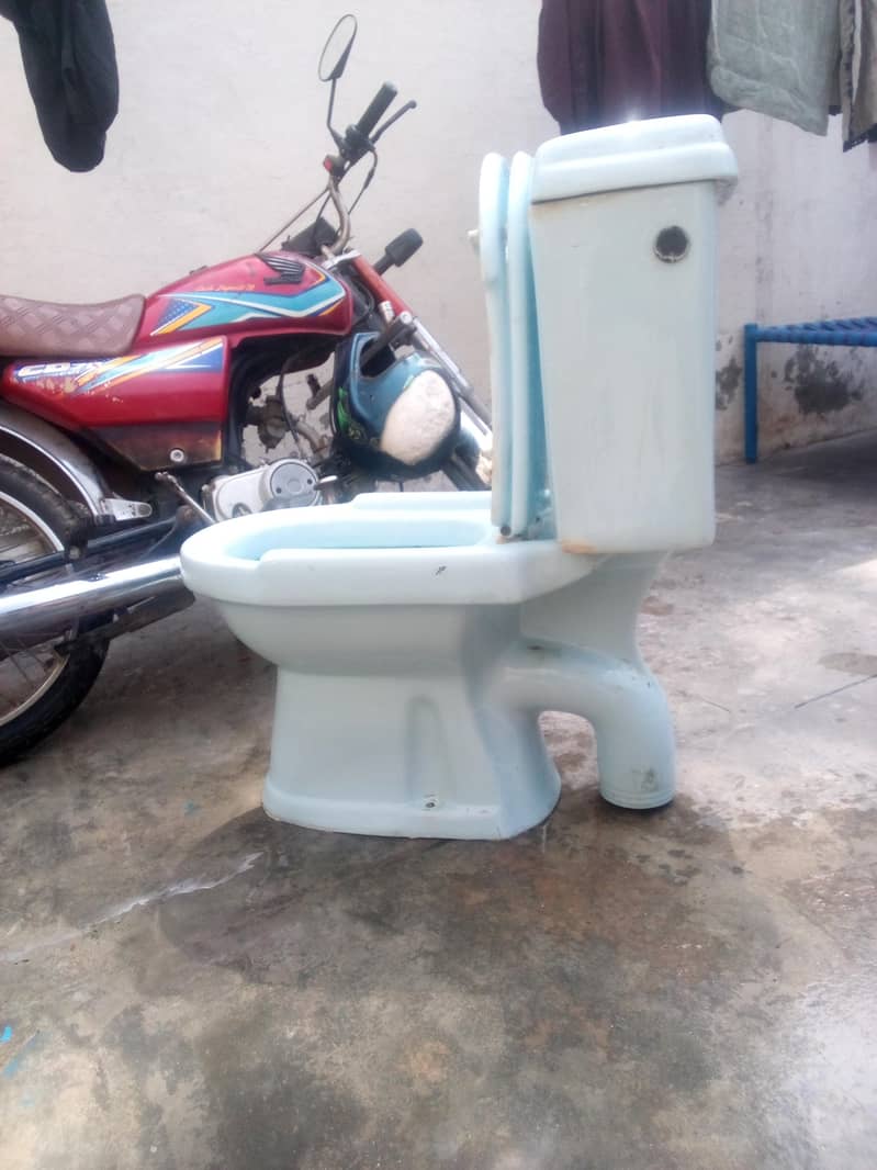 commode for sell 8