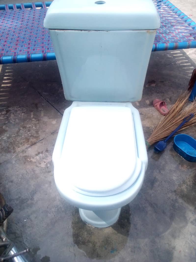 commode for sell 9
