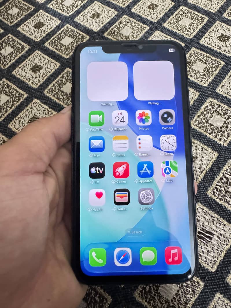 Apple iPhone 11 4