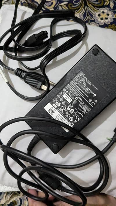 Original dell laptop charger 130W (9.3amp) - Excellent condition