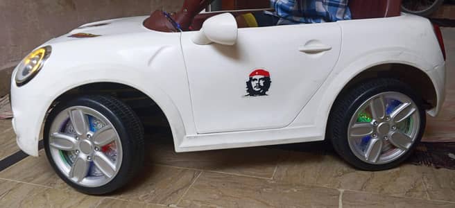 charging Car Hai battery wali Charger sth hai contact No. 03130224999