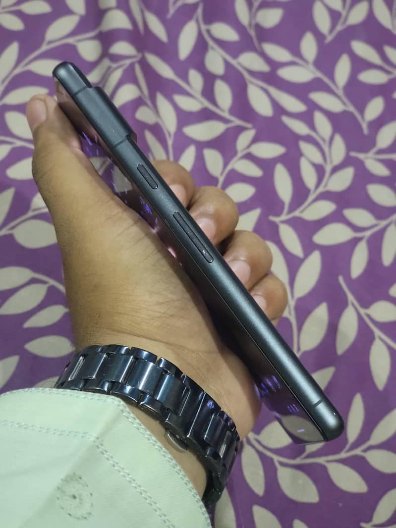 Google Pixel 7 4