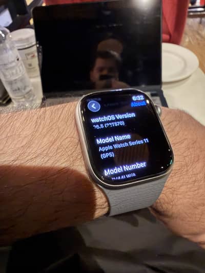 Apple Watch Series 11 - 46mm - Space Grey