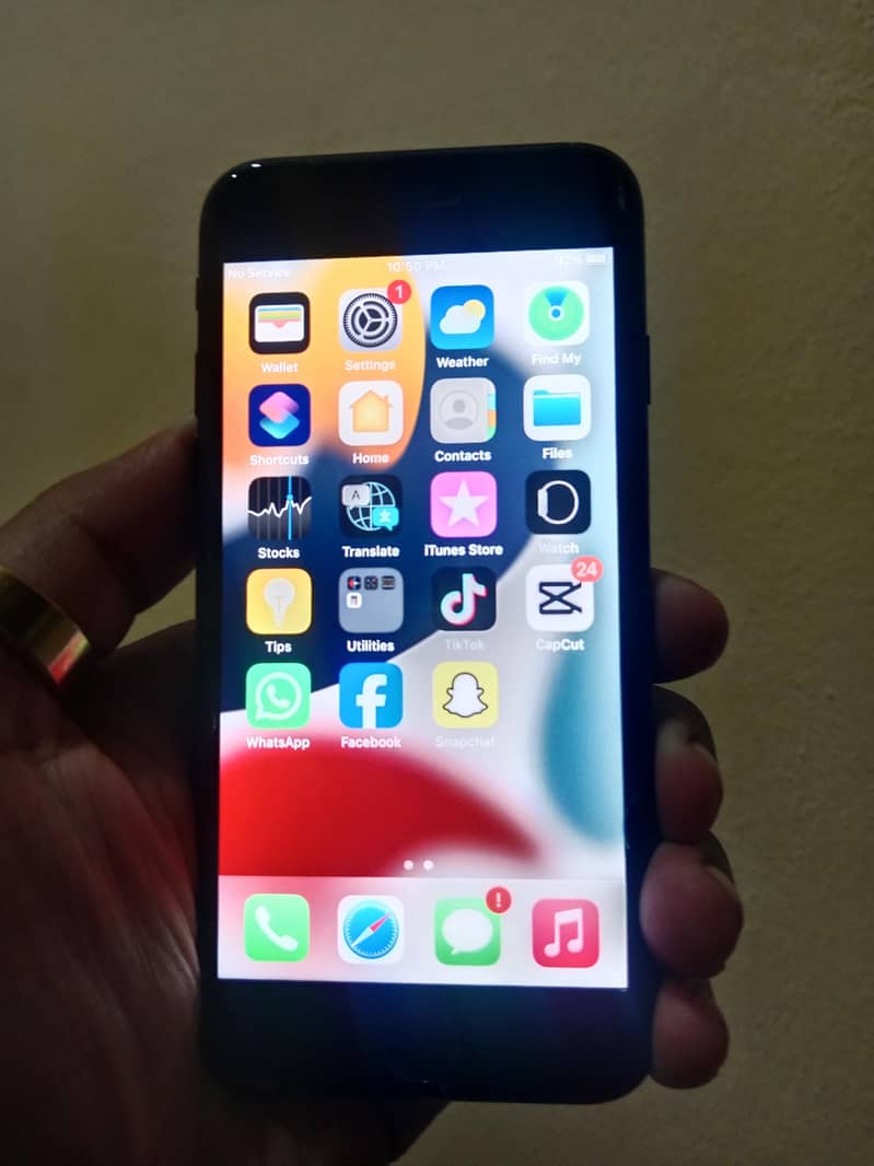 Apple iPhone 7 1