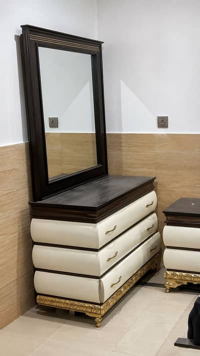 Dressing table