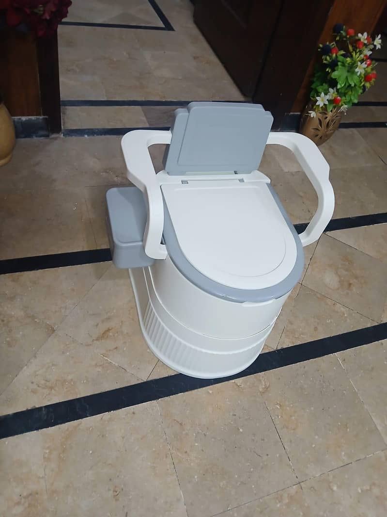 New Commode Chair 0