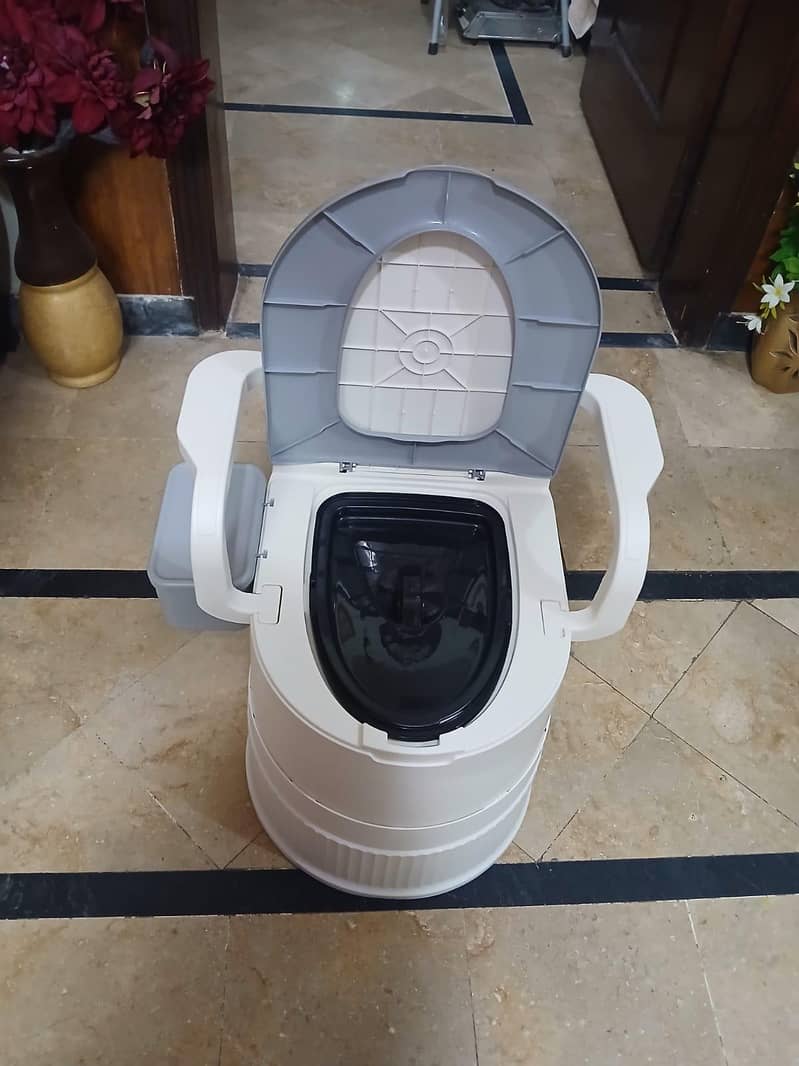 New Commode Chair 1