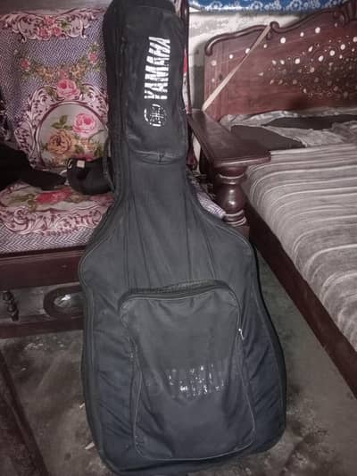 Sami acoustic guitar size is 42' with all easserys