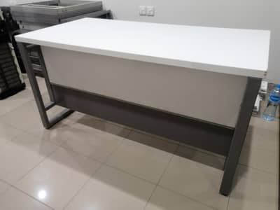 Office Table – 2.5 ft × 5 ftt