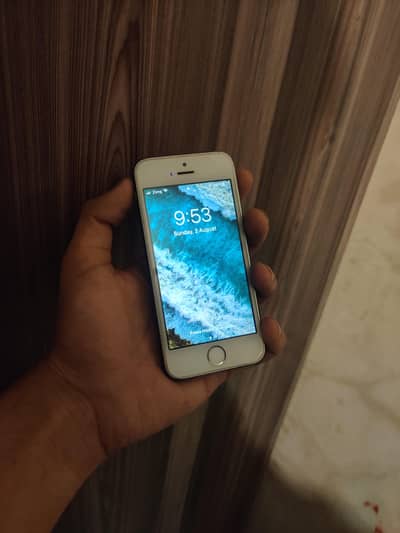 Apple iPhone SE