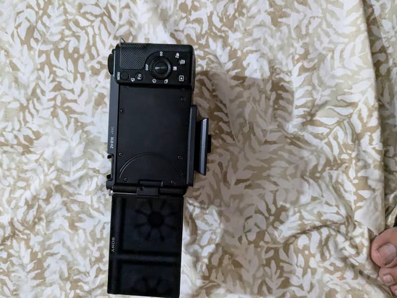 SONY ZV- E10 3