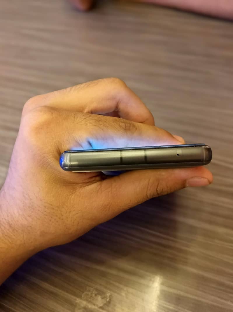 Google pixel 7a 4