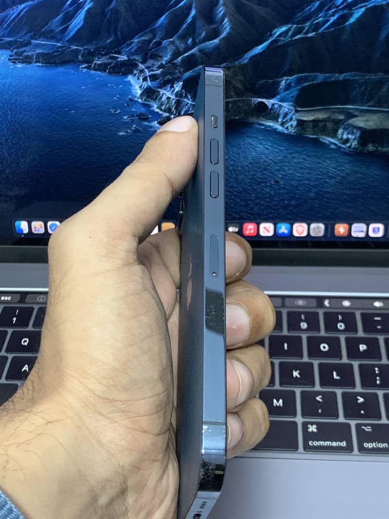 iPhone 12 Pro Max 6