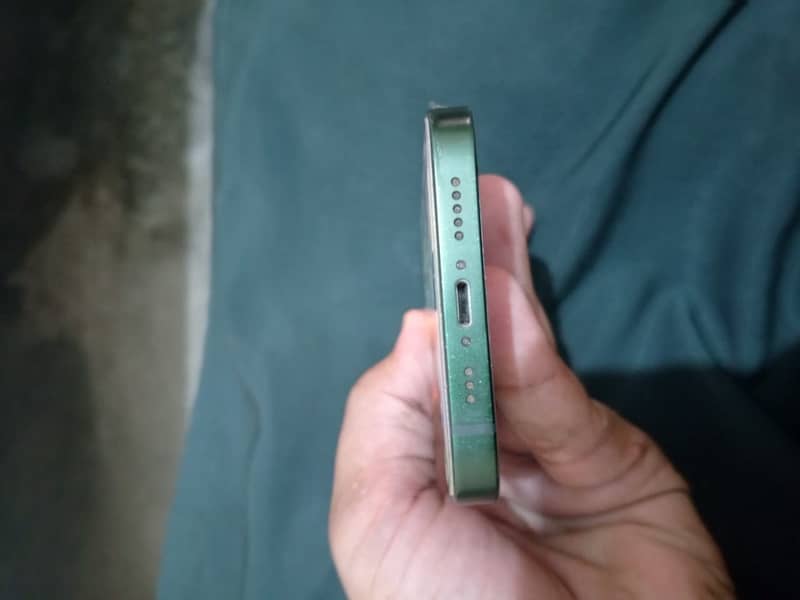 Apple iPhone 13 128 jv with charger 10/10 2