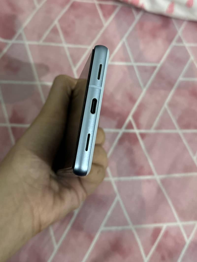 Google Pixel 7a 2
