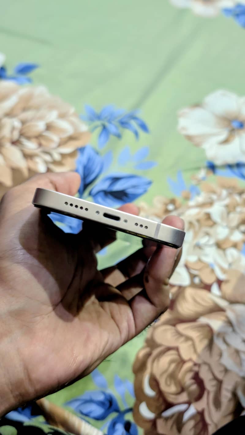 Apple iPhone 13 3