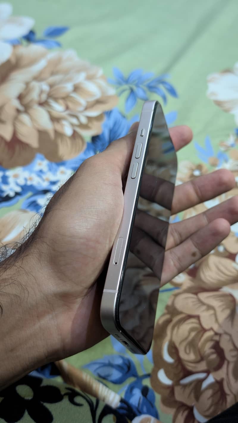 Apple iPhone 13 4