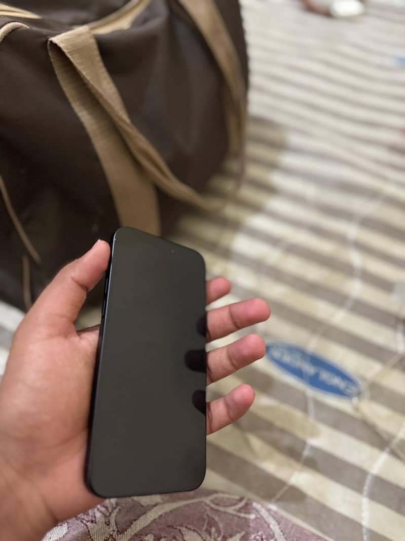 Apple iPhone 15 plus 1