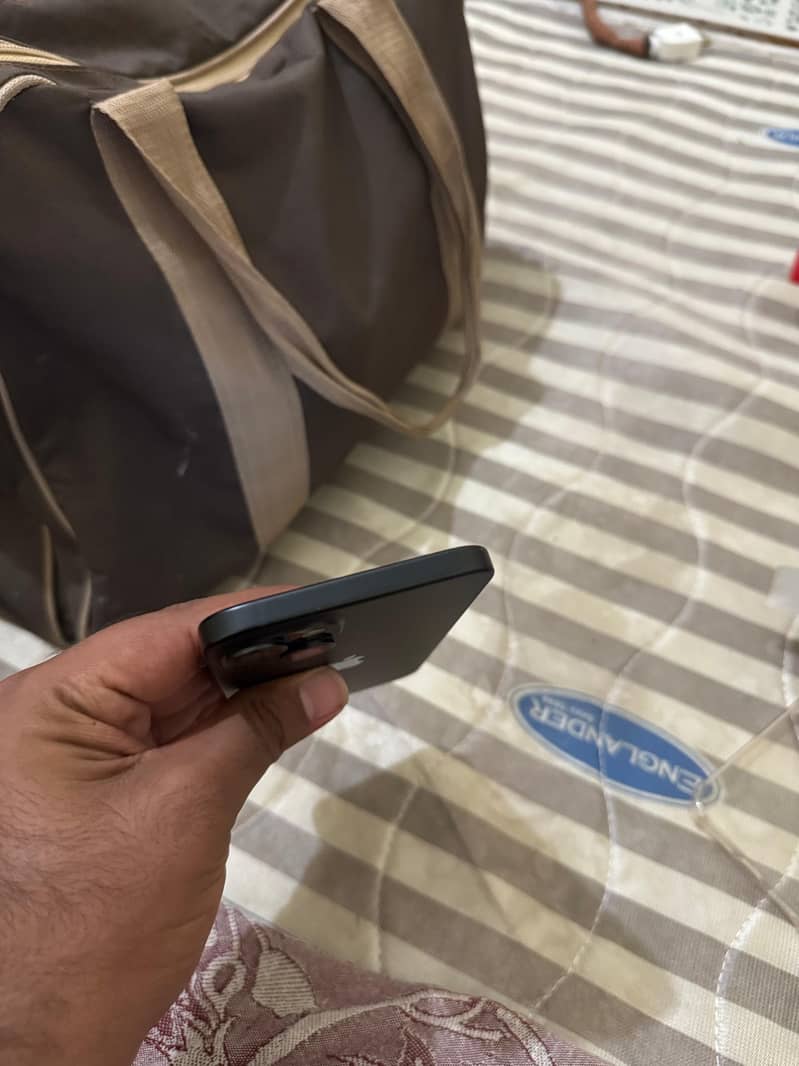 Apple iPhone 15 plus 2