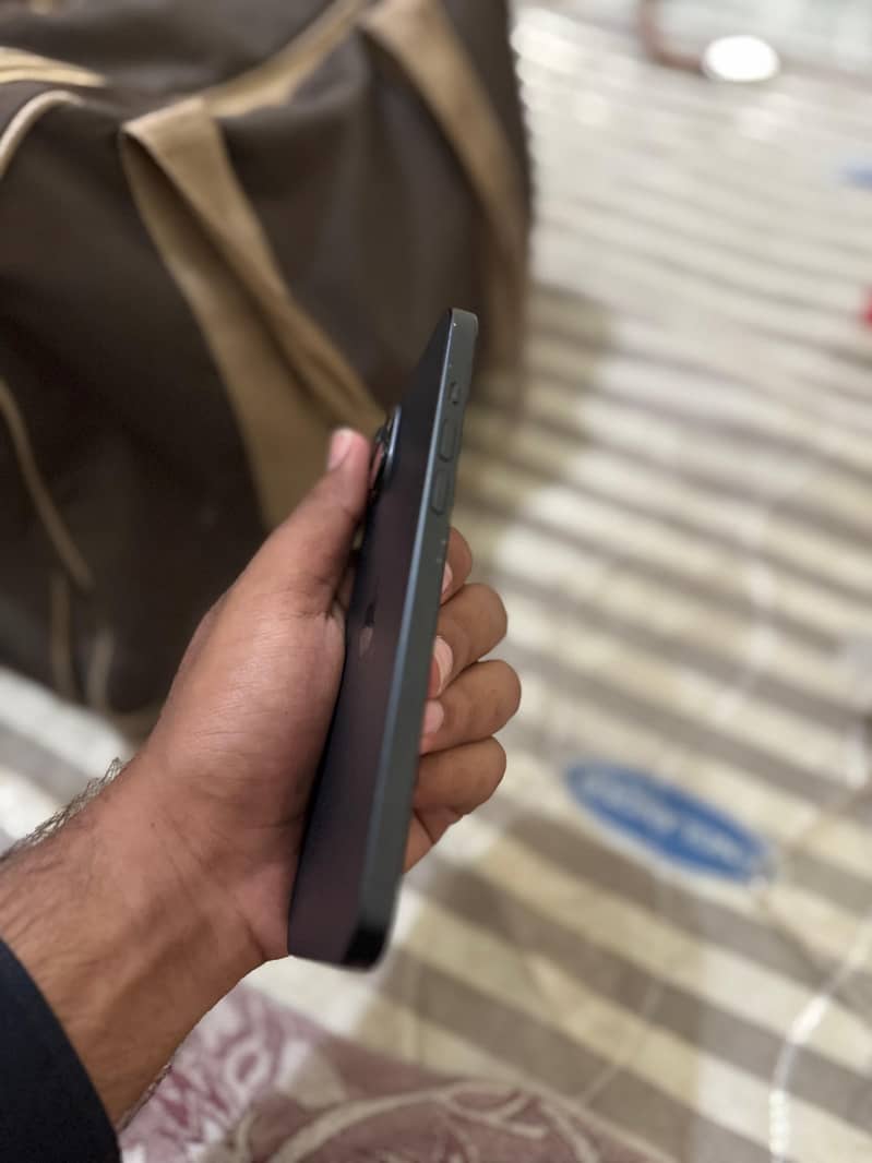 Apple iPhone 15 plus 5