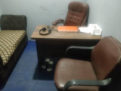 office tabel and cheair