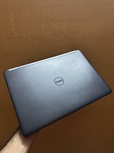 DELL i5 6th generation Laptop 9/10 condition