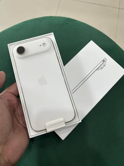 Iphone air 10/10 non pta factory unlocked