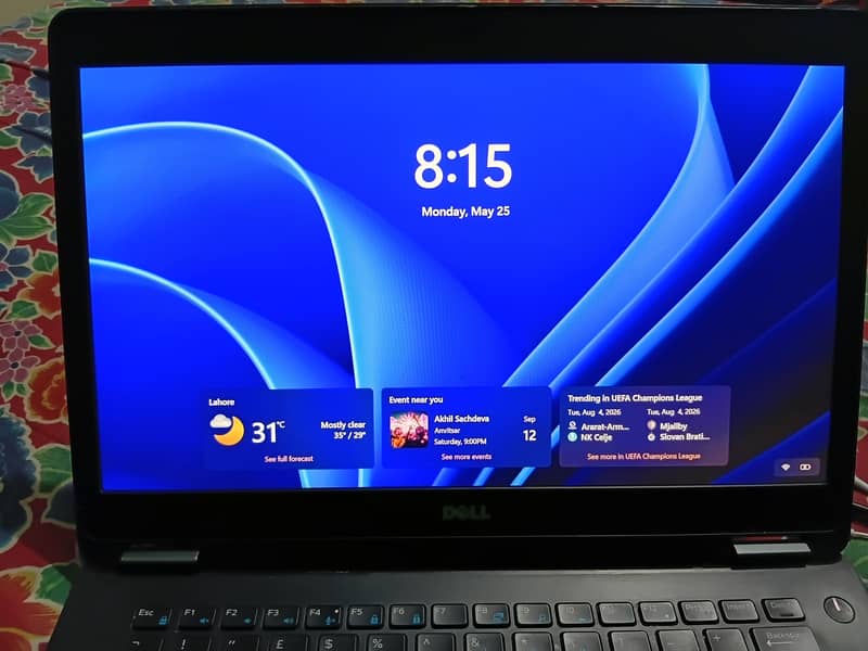 Latitude E7470 0