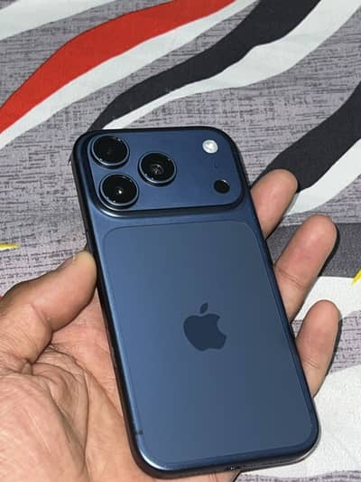 iPhone 17 Pro | 100 health | 10/10