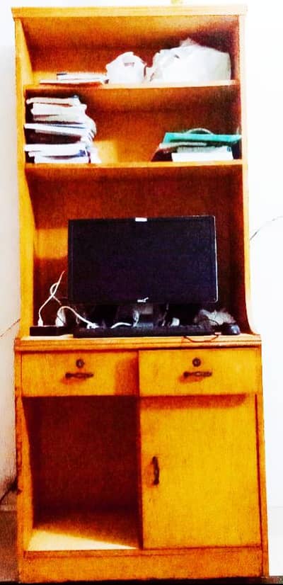 best condition computer table for sale