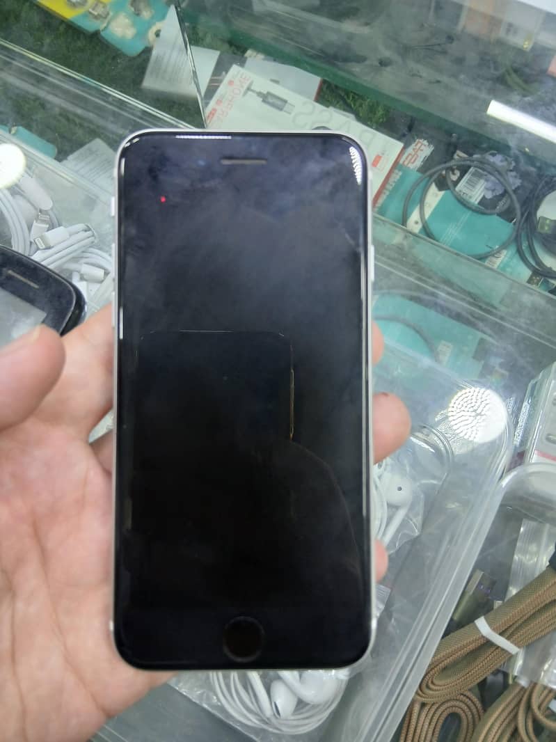 Apple iPhone SE 64 gb  2020 PTA 5