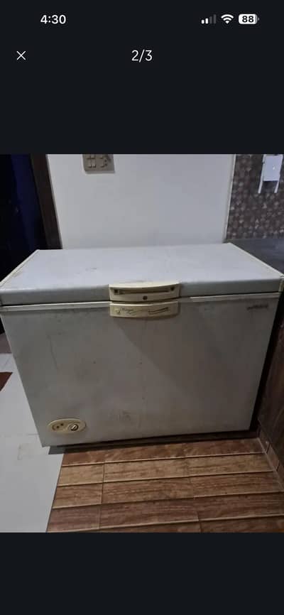 Waves deep freezer perfect condition