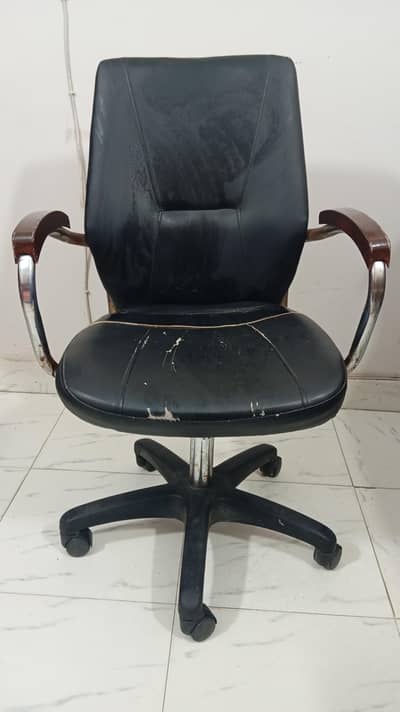 Black Metal Foam Chair
