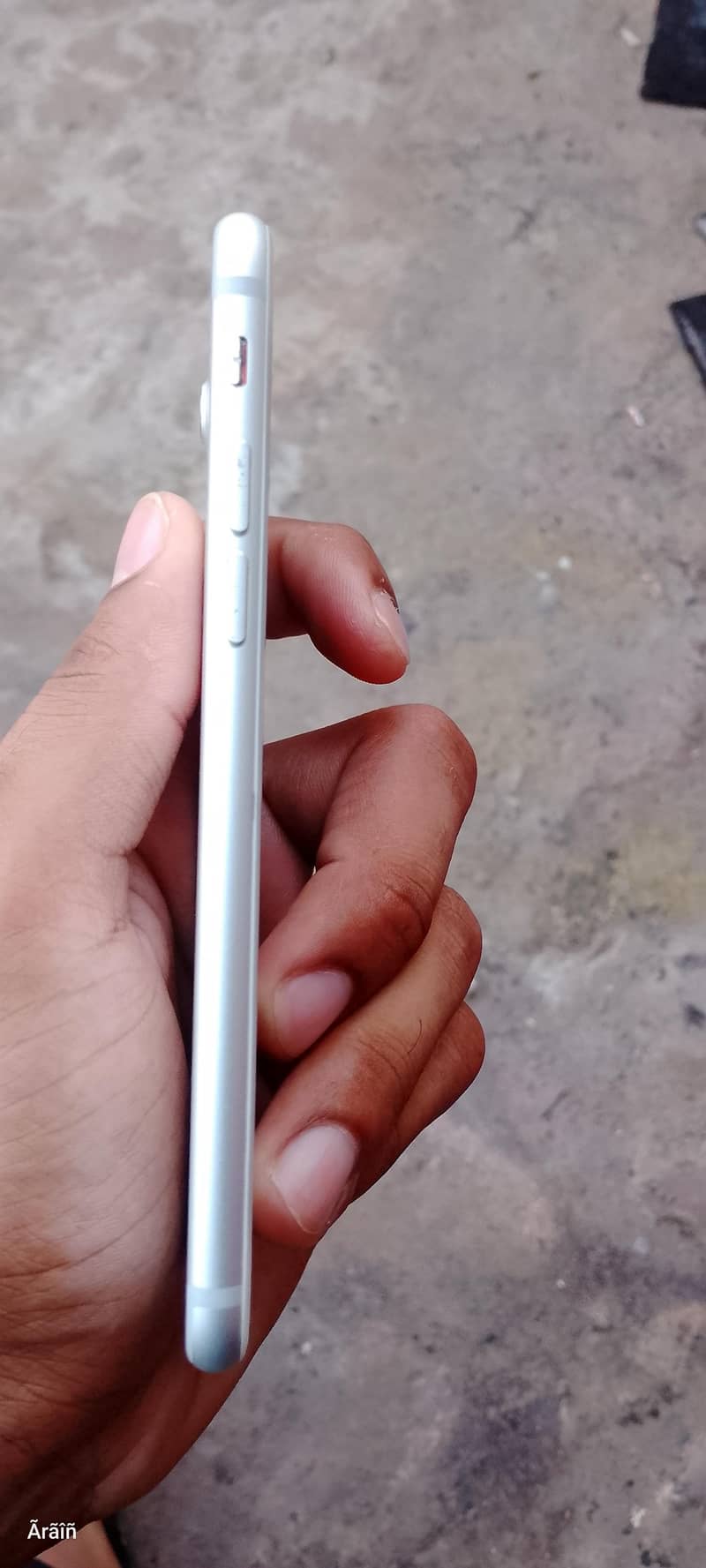 Apple iPhone 7 4