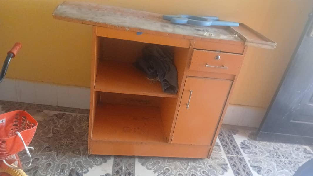 iron table 0