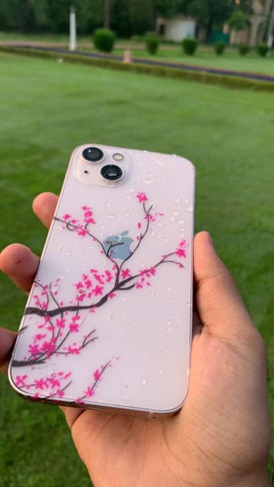 Apple iPhone 13