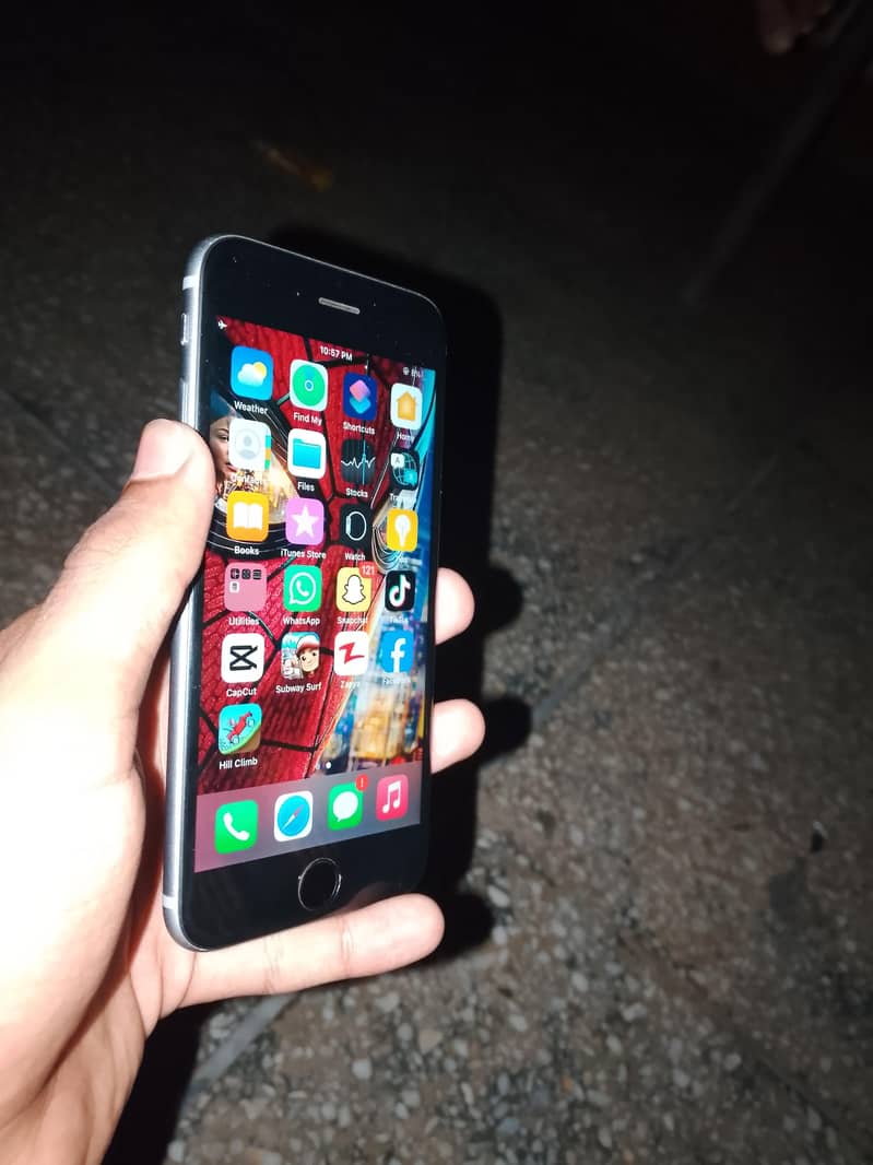 Apple iPhone 6S 1