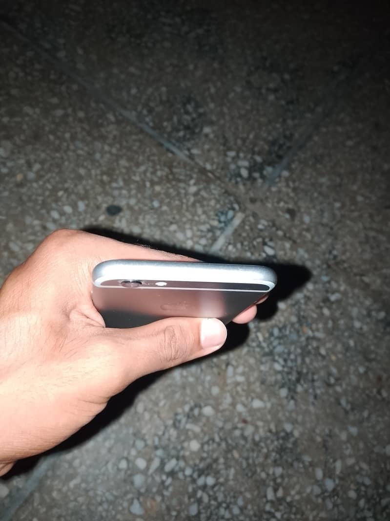 Apple iPhone 6S 3